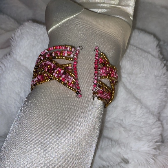 Beaded pink and gold adjustable cuff bracelet - Picture 6 of 6